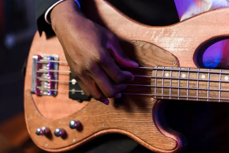 How to Find a Good Beginner Bass Guitar